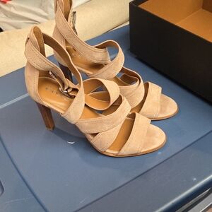 Elegant Tan Heeled Sandals